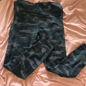 Camo Athleta Leggings With Side Pockets